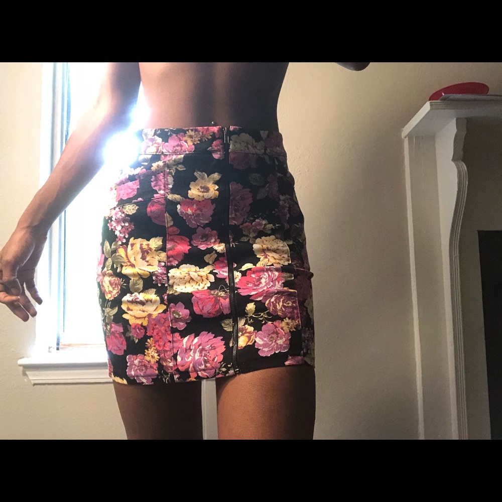 Forever 21 zip front skirt